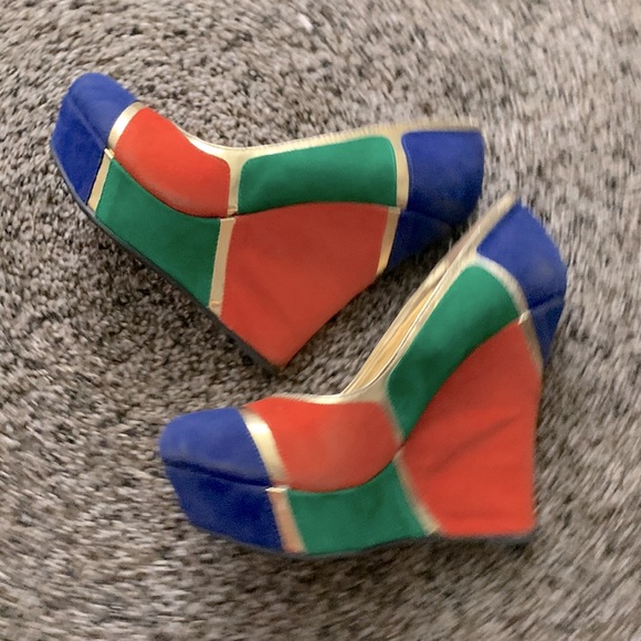 Mutli-color wedge heels size 9 - Picture 2 of 3